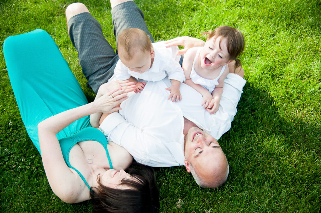 Family photos at Point Defiance park in the spring